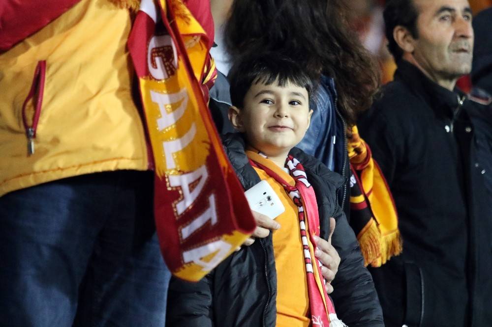 Ziraat Türkiye Kupası: T.M. Akhisarspor: 1 - Galatasaray: 1 (İlk yarı)
