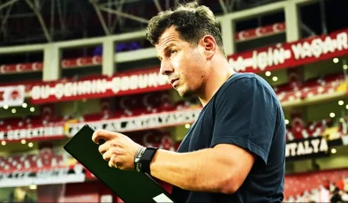 Antalyaspor’da Emre Belözoğlu kararı! ”Yola devam edeceğiz”