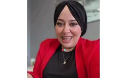 Esra Dağdelen: Sosyal Medyanın Yükselen İş Kadını